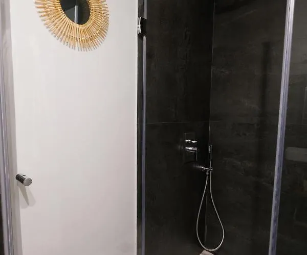 Old Stone House Apartman